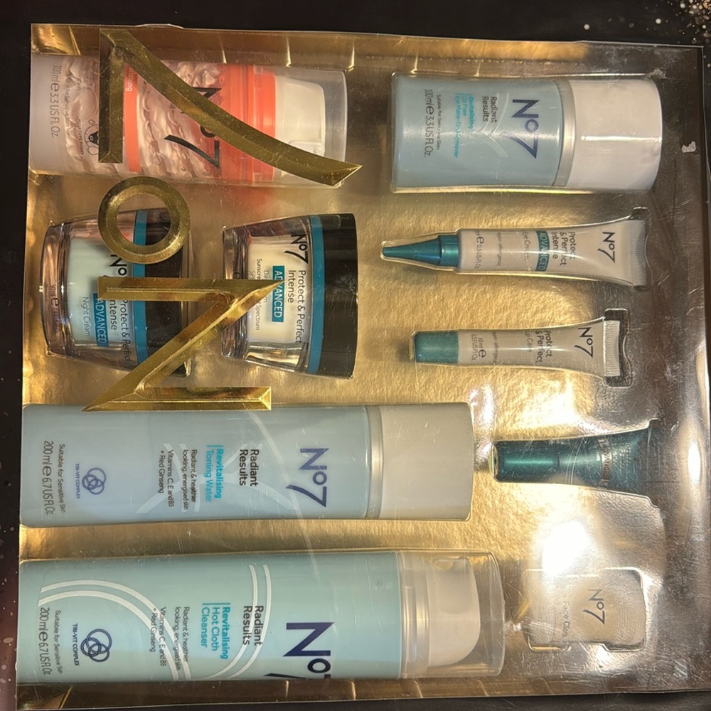 No7 facial cleaning products! 10 pc new in box.